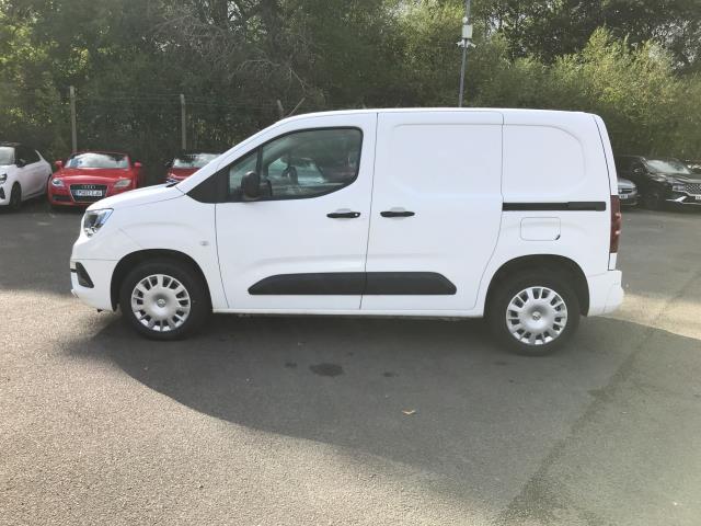 2020 Vauxhall Combo Cargo 2300 1.5 Turbo D 100Ps H1 Sportive Van (DW69BUP) Image 5