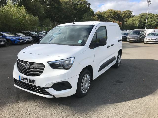 2020 Vauxhall Combo Cargo 2300 1.5 Turbo D 100Ps H1 Sportive Van (DW69BUP) Image 3
