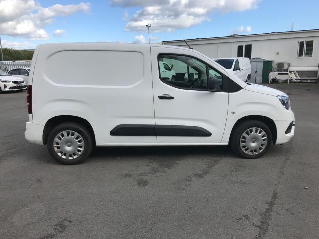 2020 Vauxhall Combo Cargo 2300 1.5 Turbo D 100Ps H1 Sportive Van (DW69BUP) Image 13