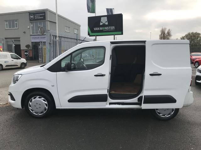 2020 Vauxhall Combo Cargo 2300 L1 1.5TURBO D 100PS SPORTIVE EURO 6 (DW69BVH) Image 10