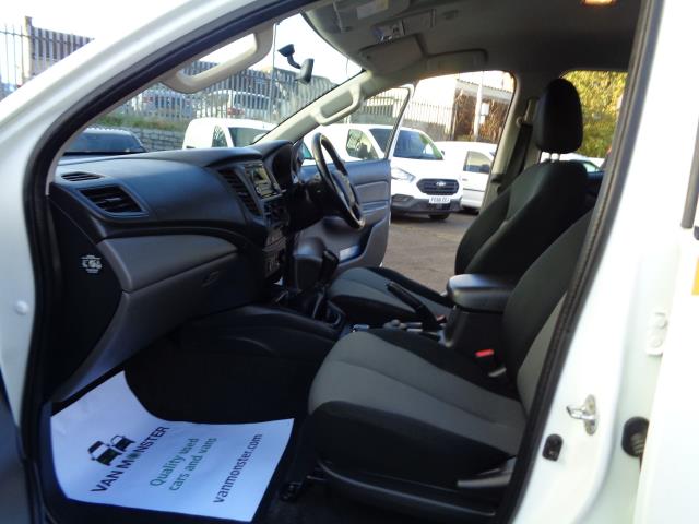 2019 Mitsubishi L200 Double Cab Di-D 151 4Life 4Wd (DX69OVP) Image 14