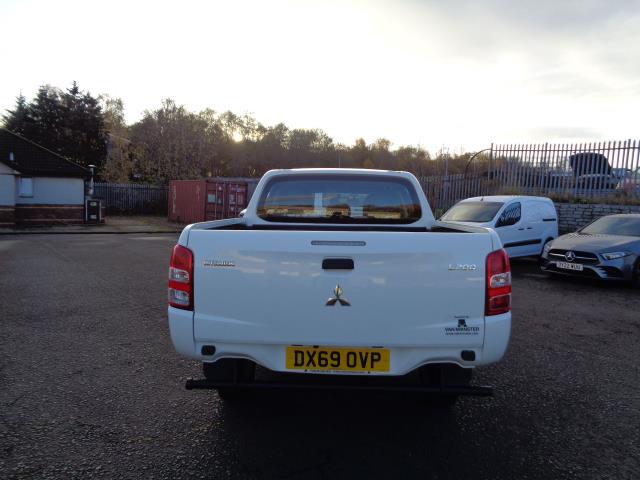 2019 Mitsubishi L200 Double Cab Di-D 151 4Life 4Wd (DX69OVP) Image 6