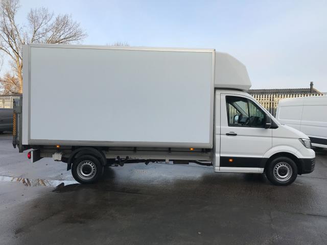 2019 Volkswagen Crafter CR35 13FT LUTON 140PS STARTLINE EURO 6 TAIL LIFT  (DX69ZRL) Image 6