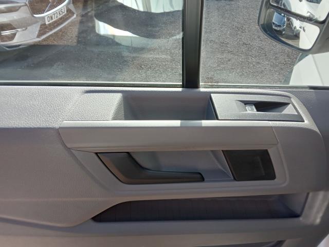 2021 Volkswagen Crafter 2.0 Tdi 140Ps Startline Chassis Cab (DX71YHT) Image 18