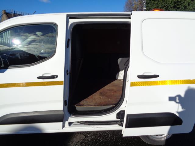 2019 Vauxhall Combo Cargo 2000 1.6 Turbo D 100Ps H1 Edition Van *LIMITED TO 70MPH* (DY19DZD) Image 12