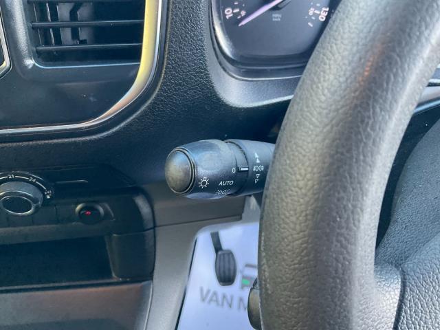 2020 Vauxhall Vivaro 2900 1.5D 100Ps Dynamic H1 Van (DY20PYV) Image 31