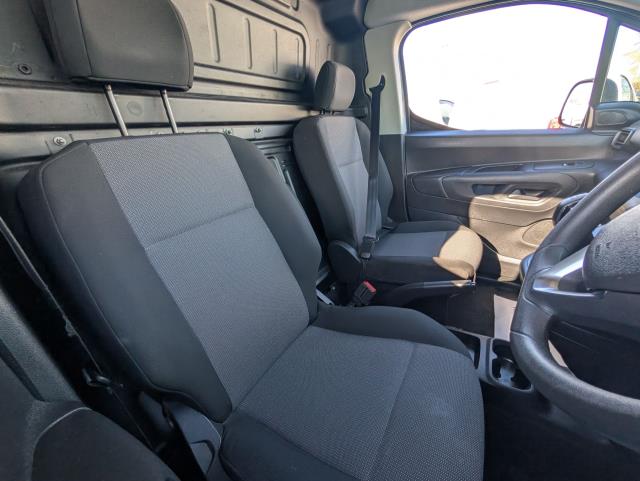 2020 Vauxhall Combo Cargo 2300 1.5 Turbo D 100Ps H1 Sportive Van (DY20SXS) Image 16