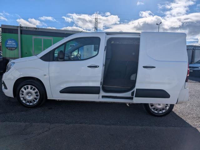 2020 Vauxhall Combo Cargo 2300 1.5 Turbo D 100Ps H1 Sportive Van (DY20SXS) Image 6