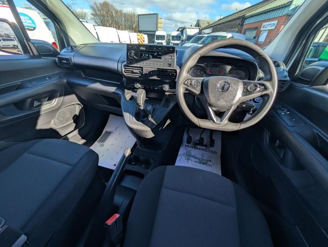 2020 Vauxhall Combo Cargo 2300 1.5 Turbo D 100Ps H1 Sportive Van (DY20SXS) Image 17