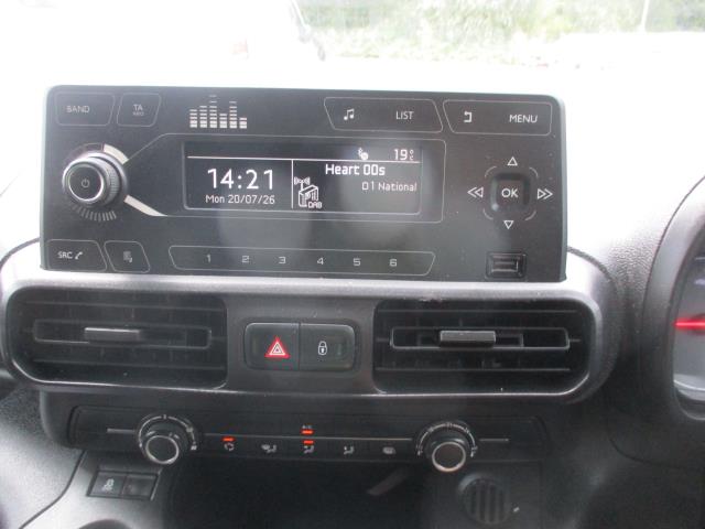 2020 Vauxhall Combo Cargo 2300 1.5 Turbo D 100Ps H1 Sportive Van (DY20TBU) Image 24