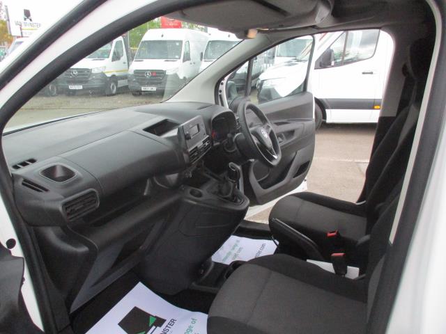 2020 Vauxhall Combo Cargo 2300 1.5 Turbo D 100Ps H1 Sportive Van (DY20TDZ) Image 16