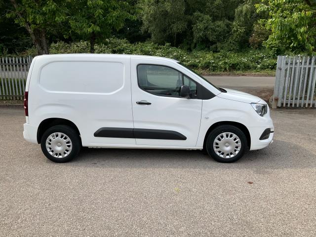 2020 Vauxhall Combo Cargo 2300 1.5 Turbo D 100Ps H1 Sportive Van (DY20TJO) Image 15