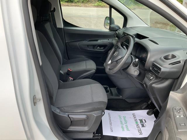 2020 Vauxhall Combo Cargo 2300 1.5 Turbo D 100Ps H1 Sportive Van (DY20TJO) Image 16