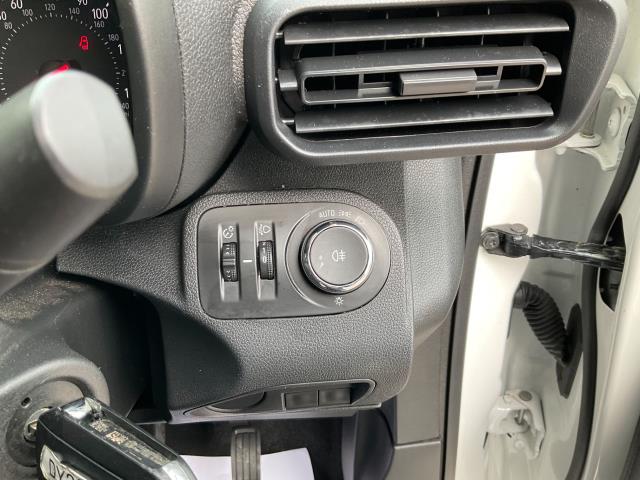 2020 Vauxhall Combo Cargo 2300 1.5 Turbo D 100Ps H1 Sportive Van (DY20TJO) Image 27