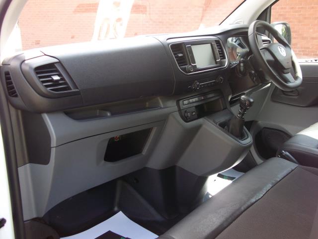 2022 Vauxhall Vivaro 3100 2.0D 145Ps Dynamic  L2 H1 Van (DY22KLM) Thumbnail 29