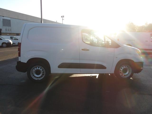 2022 Vauxhall Combo Cargo 2300 1.5 Turbo D 100Ps H1 Dynamic Van (DY22PJJ) Image 9