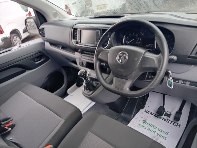 2022 Vauxhall Vivaro 2900 1.5D 100Ps Dynamic H1 Van (DY22PKX) Image 32