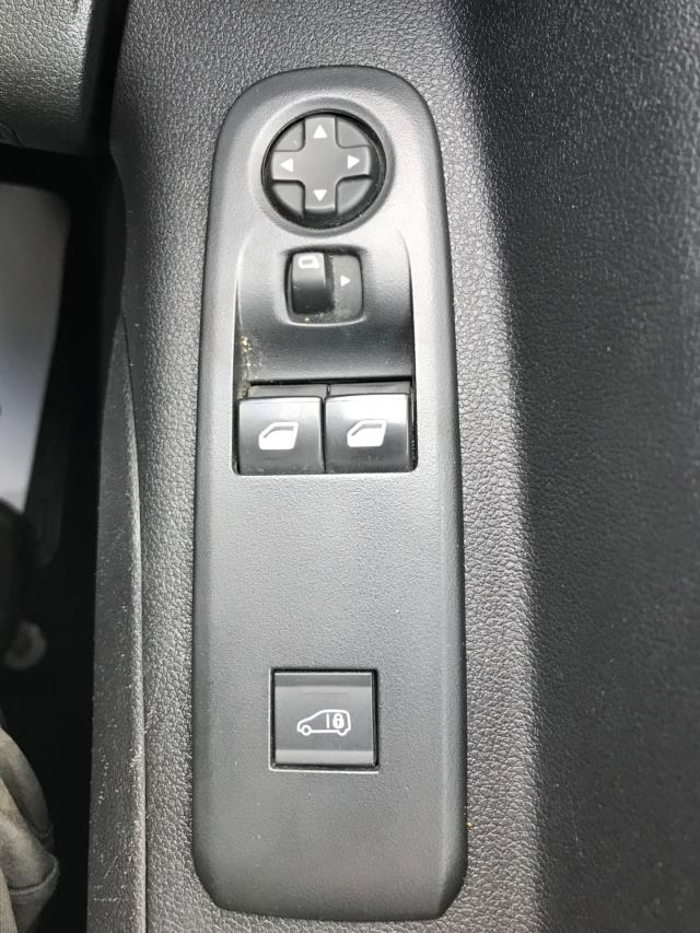 2022 Vauxhall Combo Cargo 2300 1.5 Turbo D 100Ps H1 Dynamic Van (DY22PSX) Image 27