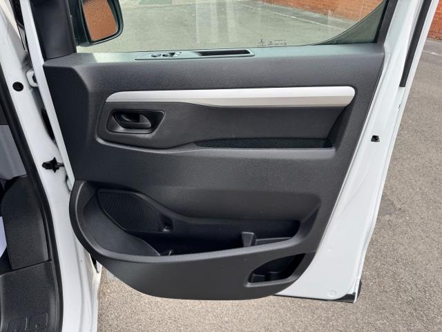 2022 Vauxhall Vivaro 3100 2.0D 145Ps Dynamic H1 D/Cab (DY22PUF) Image 18