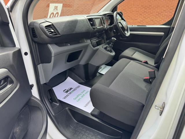 2022 Vauxhall Vivaro 3100 2.0D 145Ps Dynamic H1 D/Cab (DY22PUV) Image 30
