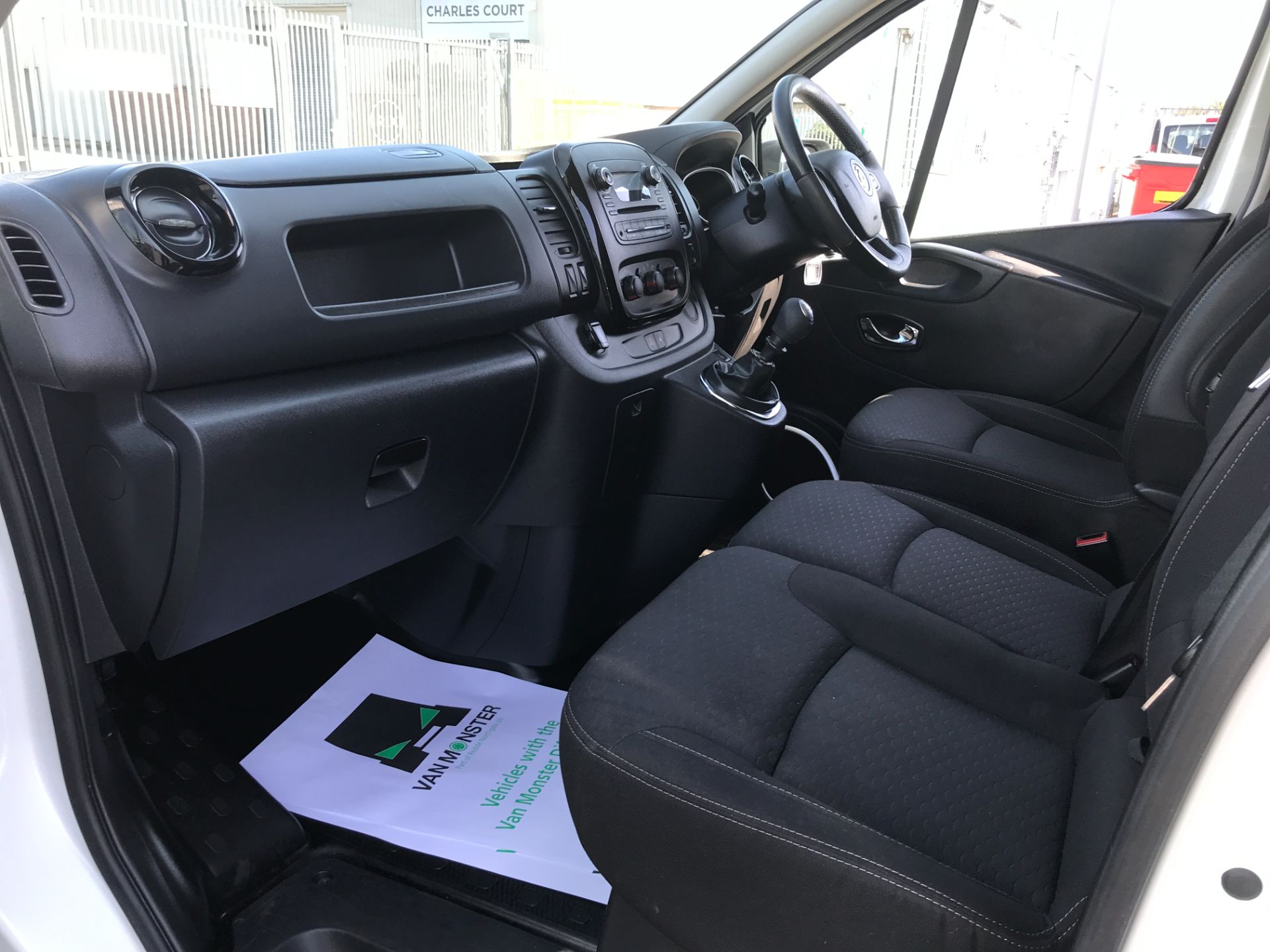2018 Vauxhall Vivaro 2900 L2 H1 1.6CDTI 120PS SPORTIVE EURO 6 (DY68XXT) Thumbnail 17