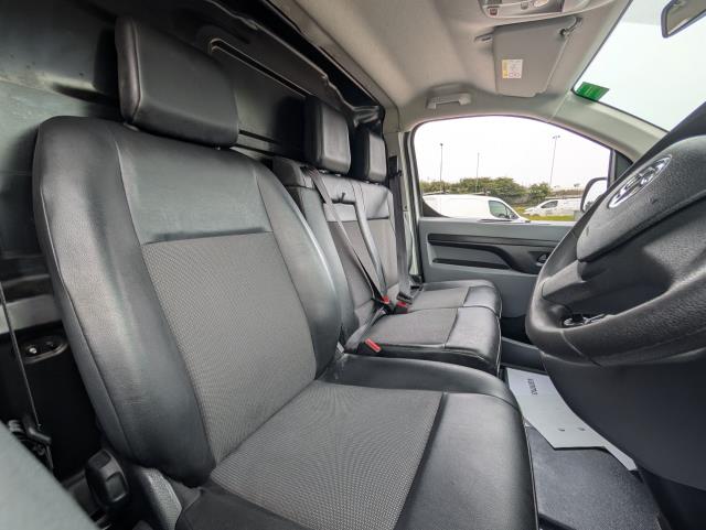 2019 Vauxhall Vivaro 2900 1.5D 100Ps Sportive H1 Van (DY69UPK) Image 18