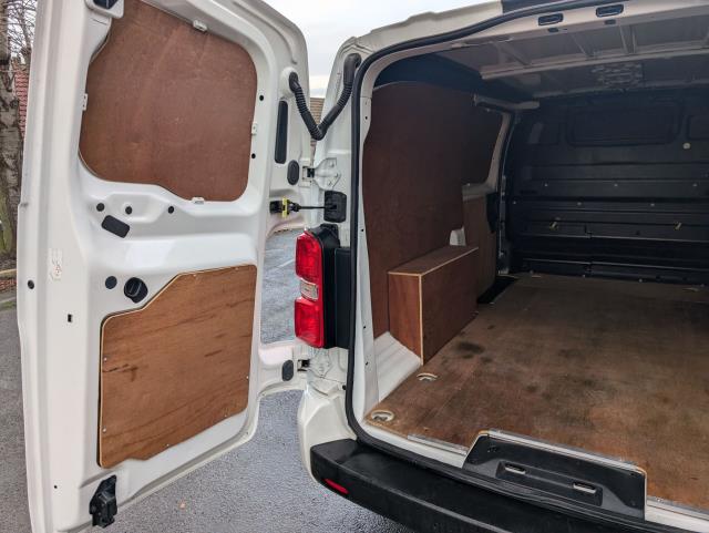 2019 Vauxhall Vivaro 2900 1.5D 100Ps Sportive H1 Van (DY69WKG) Image 16