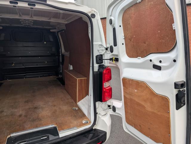 2019 Vauxhall Vivaro 2900 1.5D 100Ps Sportive H1 Van (DY69WKG) Image 17