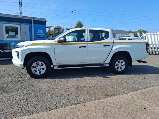 2020 Mitsubishi L200 Double Cab Di-D 150 4Life 4Wd (DY70HVN) Image 4