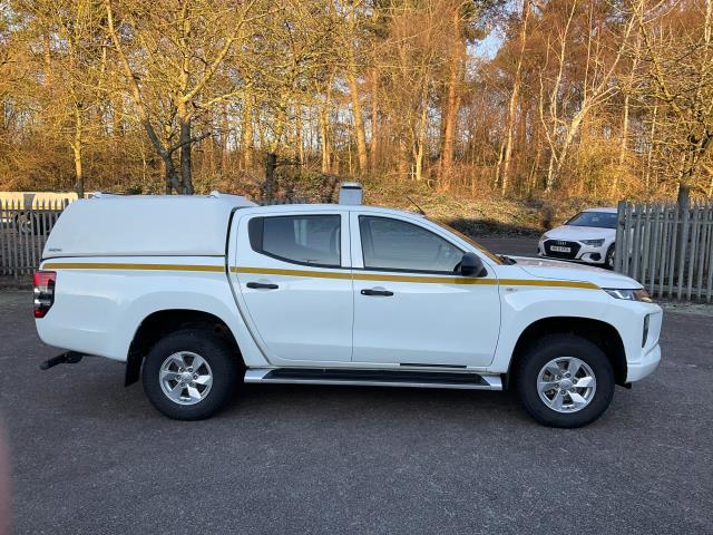 2020 Mitsubishi L200 Double Cab Di-D 150 4Life 4Wd (DY70YBR) Image 13