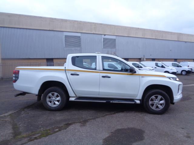 2020 Mitsubishi L200 Double Cab Di-D 150 4Life 4Wd (DY70YCR) Image 3