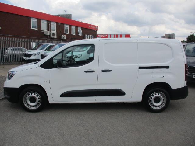 2021 Vauxhall Combo Cargo 2300 1.5 Turbo D 100Ps H1 Dynamic Van (DY71FVO) Image 8
