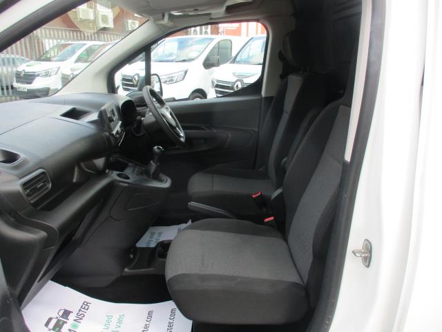 2021 Vauxhall Combo Cargo 2300 1.5 Turbo D 100Ps H1 Dynamic Van (DY71FVO) Image 29