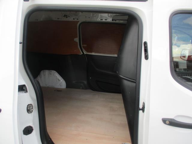 2021 Vauxhall Combo Cargo 2300 1.5 Turbo D 100Ps H1 Dynamic Van (DY71FVO) Image 34