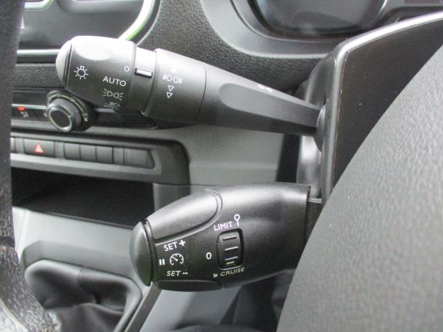 2021 Vauxhall Vivaro 2900 1.5D 100Ps Dynamic H1 Van (DY71GZG) Image 19