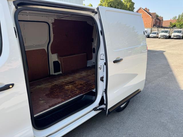 2022 Vauxhall Vivaro 2900 1.5D 100Ps Dynamic H1 Van (DY72MYL) Image 42