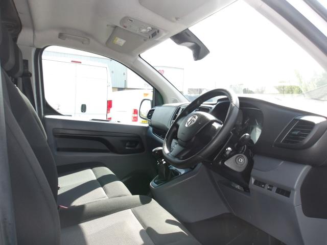 2022 Vauxhall Vivaro 2900 1.5D 100Ps Dynamic H1 Van (DY72OLO) Image 18