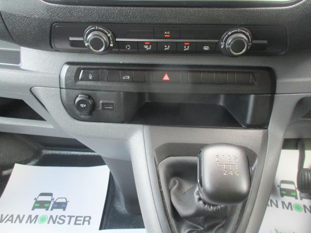 2022 Vauxhall Vivaro 2900 1.5D 100Ps Dynamic H1 Van (DY72XWO) Image 24