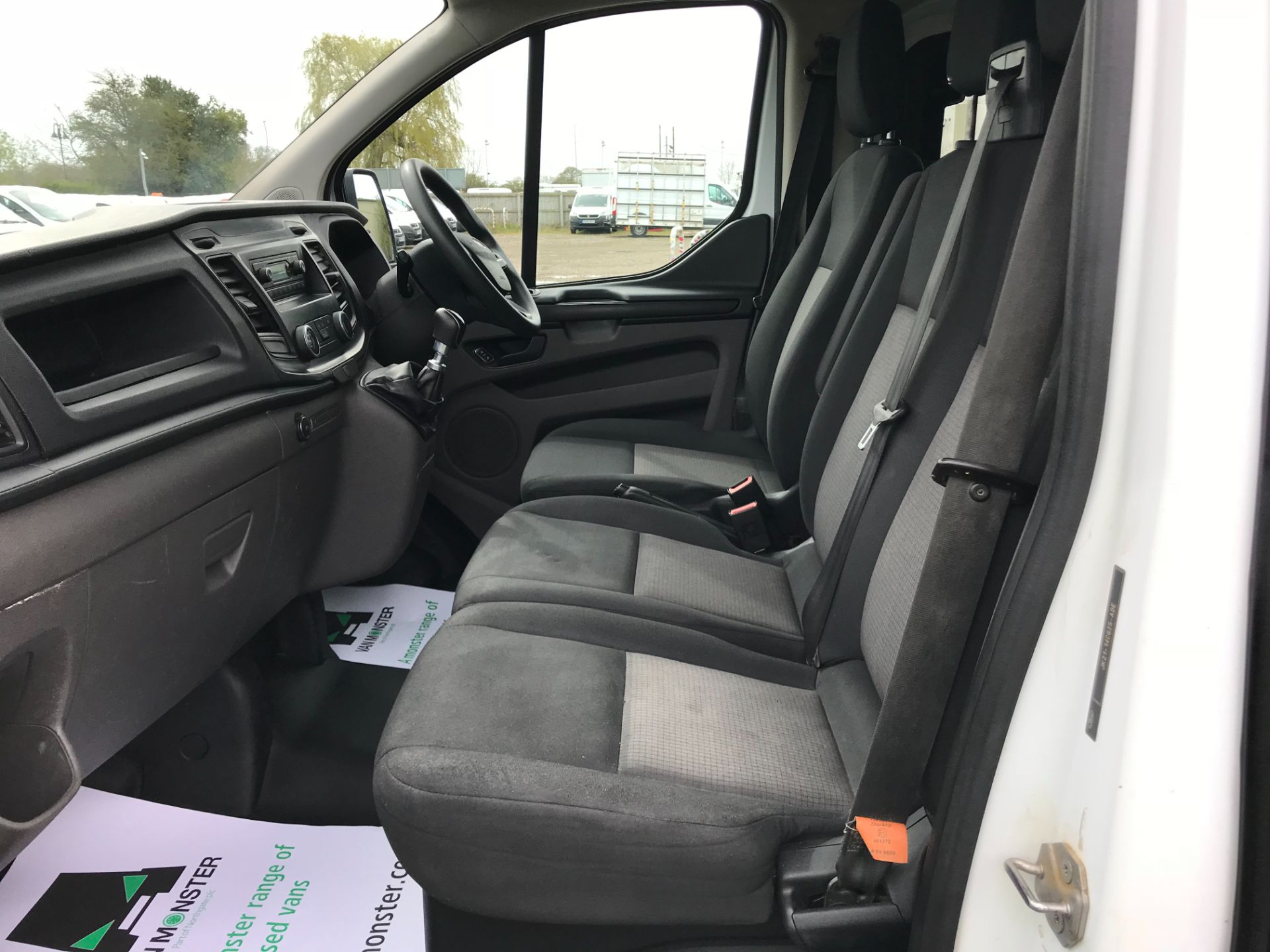 2018 Ford Transit Custom 2.0 Tdci 105Ps Low Roof D/Cab Van Euro 6 (FD18WDV) Image 31