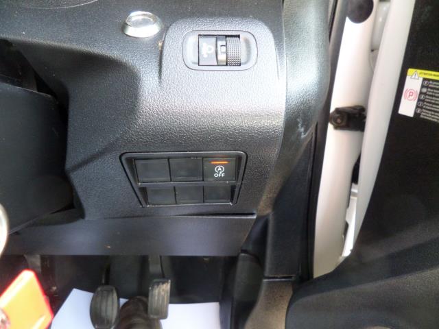 2019 Peugeot Partner 1000 1.6 Bluehdi 100 Professional Van Euro 6 ( 70mph Limited ) (FD19GUF) Image 19