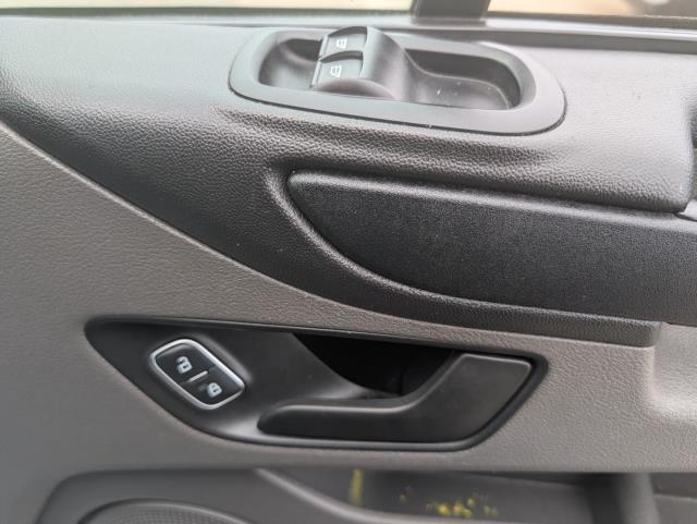 2022 Ford Transit Custom 2.0 Ecoblue 130Ps Low Roof Kombi Leader Van (FD22VSO) Image 20