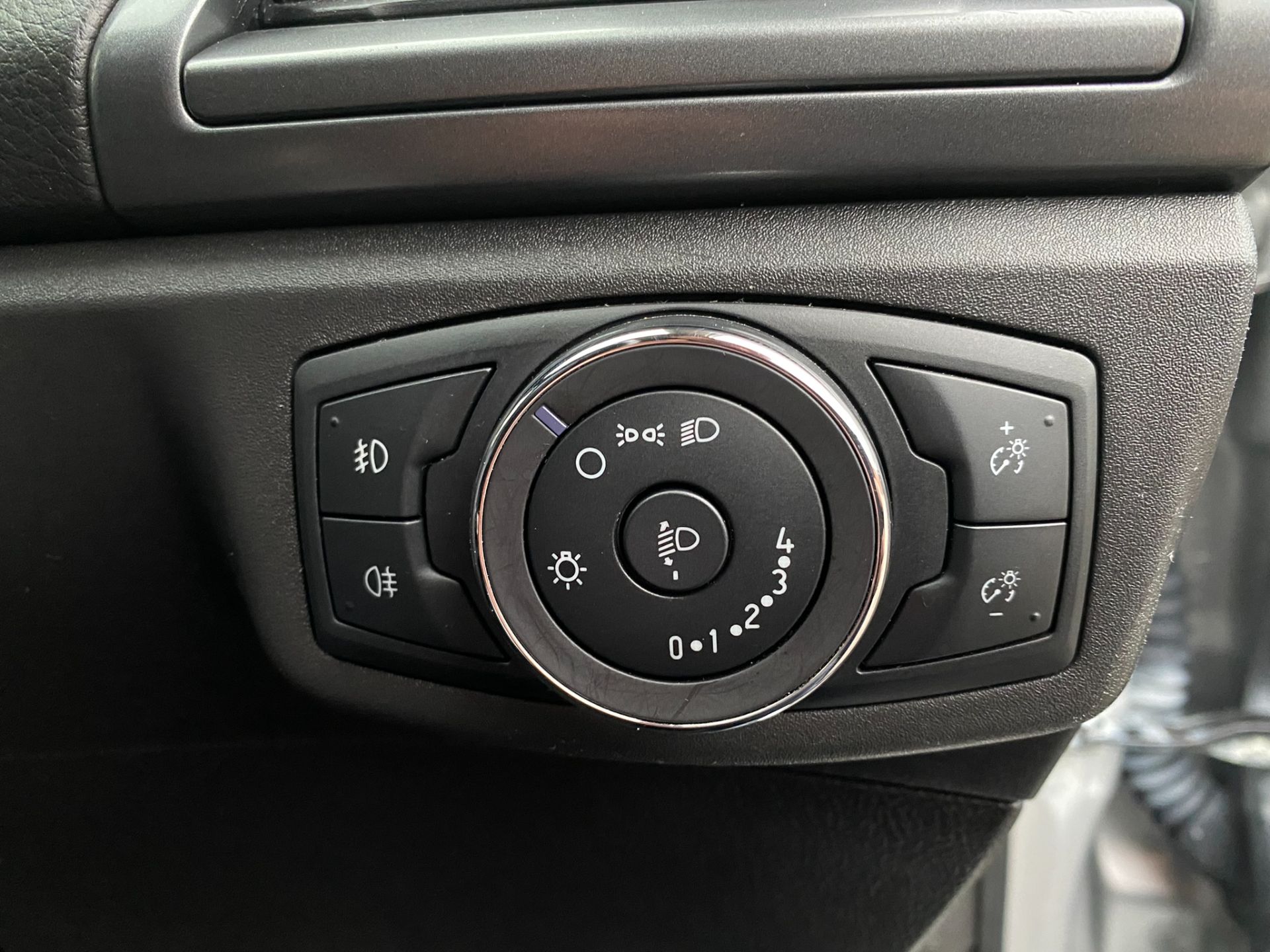 2018 Ford Mondeo 2.0 Tdci Econetic Zetec Edition 5Dr (FD68EWO) Image 25