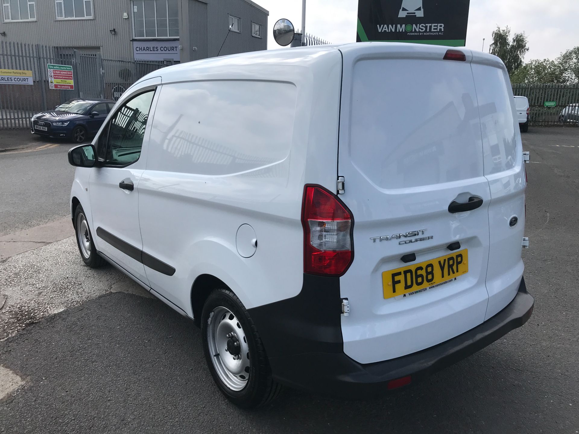 2019 Ford Transit Courier 1.5TDCI 75PS EURO 6 (FD68YRP) Image 4
