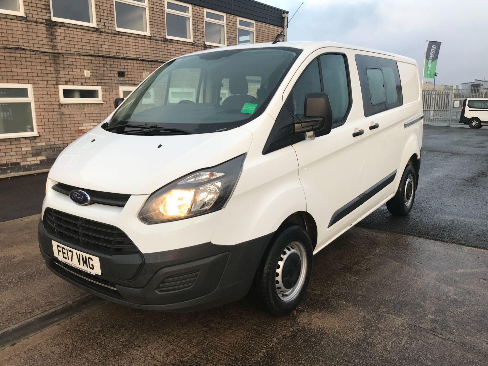 2017 Ford Transit Custom  290 L1 2.0TDCI 105PS LOW ROOF DOUBLE CAB EURO 6 (FE17VMG) Image 2