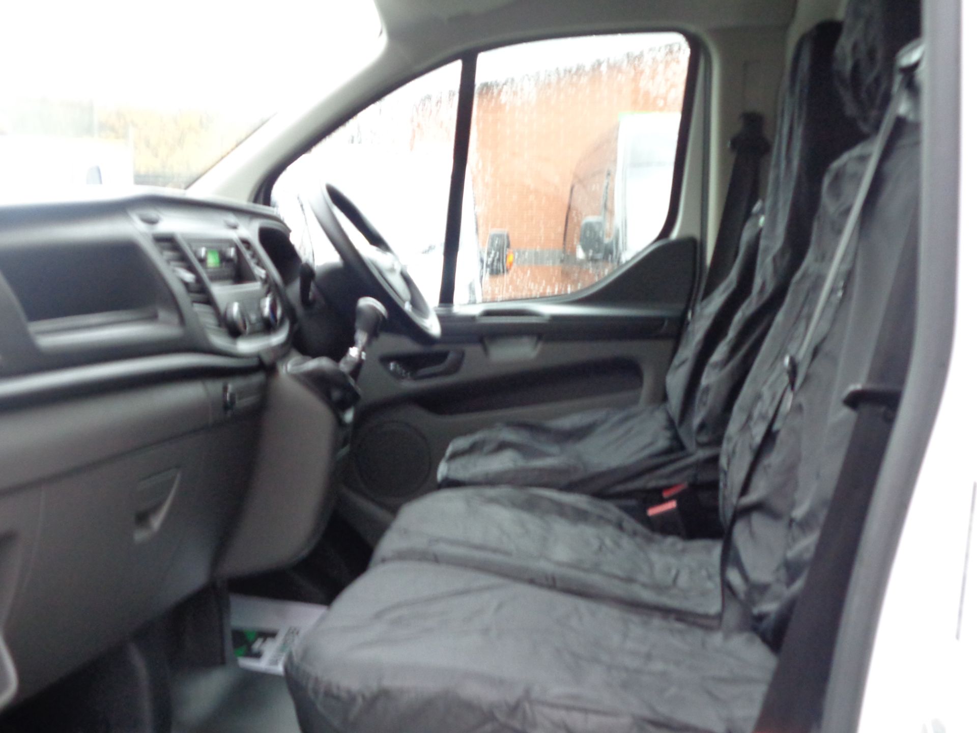 2018 Ford Transit Custom 2.0 Tdci 105Ps Low Roof Van (FE68ZWD) Thumbnail 5