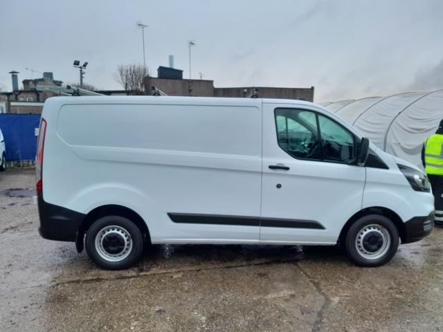 2019 Ford Transit Custom 300 L1 2.0TDCI ECOBLUE 105PS LOW ROOF LEADER EURO 6 (FE69WNZ) Image 8