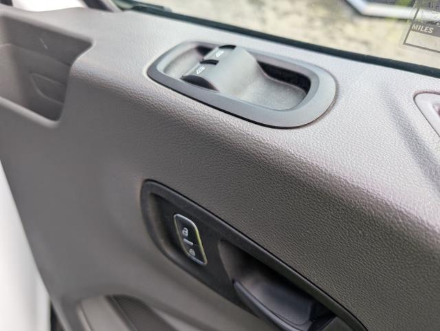 2022 Ford Transit 2.0 Ecoblue 130Ps H3 Leader Van (FE71ZFG) Image 19