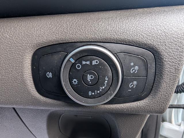 2022 Ford Transit Custom 2.0 Ecoblue 130Ps Low Roof Kombi Leader Van L2 *9seater* (FG72CGV) Image 20