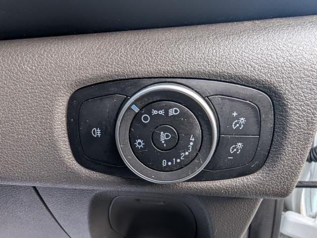 2022 Ford Transit Custom 2.0 Ecoblue 130Ps Low Roof Kombi Leader Van L2 *9seater* (FG72CGV) Image 21