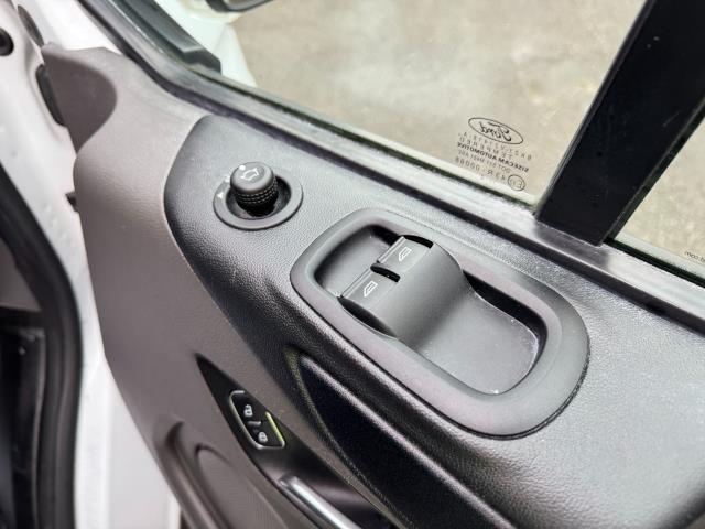 2022 Ford Transit Custom L2 2.0 Ecoblue 130Ps Low Roof Trend Van (FH22JXC) Image 19